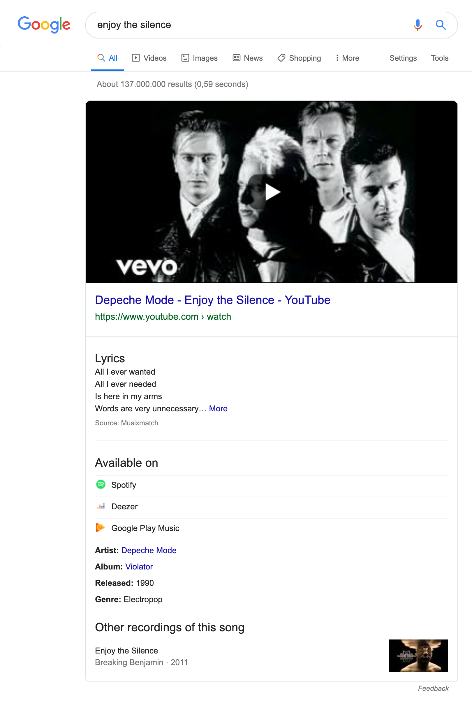 Suchergebnisseite für die Suchanfrage "enjoy the silence". Als erstes wird eine Knowledge-Graph Box angezeigt in dem das Video auf Youtube verlinkt ist, die Lyrics angezeigt werden können und Informationen zum Interpreten, dem Album, dem Veröffentlichungsdatum und weiteren Informationen zu sehen ist.